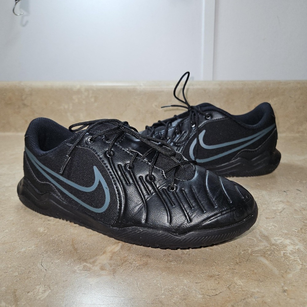 Nike Tiempo Legend 10 Academy Indoor Soccer Shoe Youth 2Y Black DV4354-002 Court - Picture 11 of 11